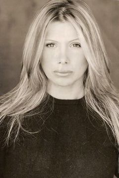 Victoria Obermayer interpreta Olivia (uncredited)
