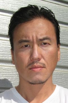 Steve Kim interpreta Liyuan's Bodyguard