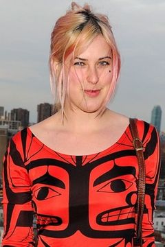 Scout Willis interpreta Young Girl