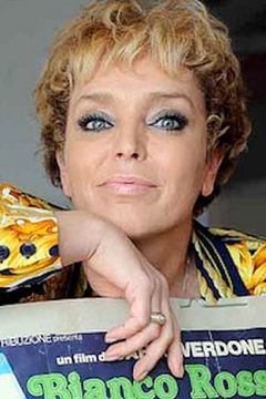 Irina Sanpiter interpreta Hostess