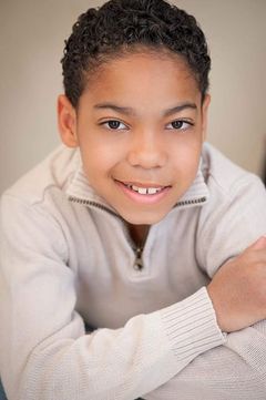 Ramone Hamilton interpreta Axl (voice)