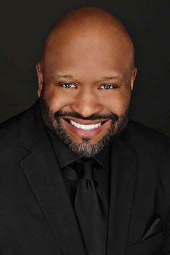 Shannon Sanders interpreta Pentecostal Pastor / Pentecostal Singer