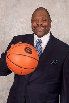 Patrick Ewing interpreta Patrick Ewing