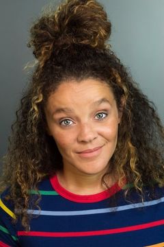 Miranda LaDawn Hill interpreta Cheerleader (uncredited)