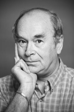 Mihai Niculescu interpreta Valan