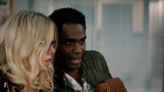 Ako Mitchell interpreta Alvin
