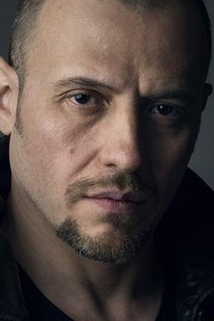 Dmitry Torgovitsky interpreta Ukranian Referee