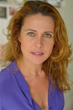 Alexandra Mercouroff interpreta Mme Lagrange