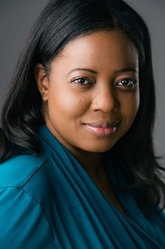 Mimi Fletcher interpreta De Salvo's Secretary