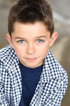 Max Ivutin interpreta Owen