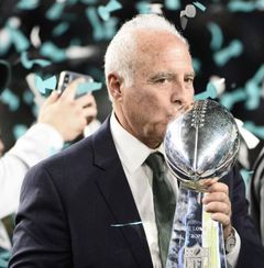 Jeffrey Lurie interpreta Jeffrey Lurie