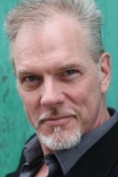 J.D. Nicholsen interpreta Ted Andrews