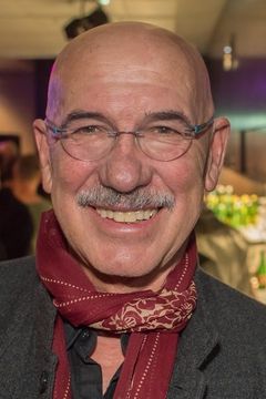 Otto Retzer interpreta Mann mit Machete