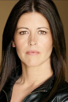 Nancy Sorel interpreta Agent Cole