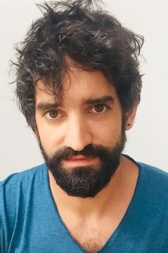 David Murgia interpreta le propriétaire du chenil