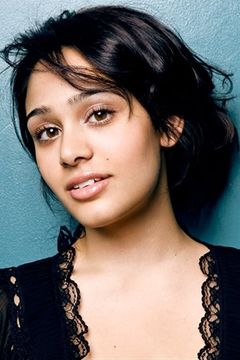 Aadila Dosani interpreta Sonia Robinson
