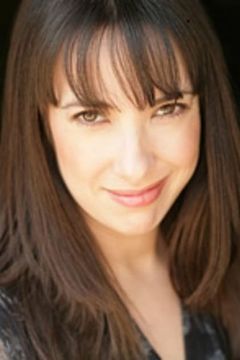 Patti Vasquez interpreta Lynette