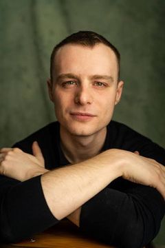 Luke Thallon interpreta Abigail's Soldier (uncredited)
