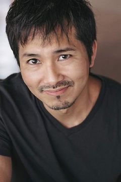 Mitsuki Koga interpreta Yakuza Man (uncredited)