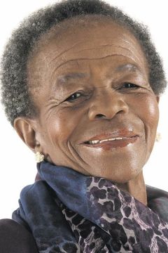 Mary Twala interpreta Grim Granny