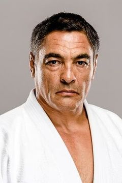 Rickson Gracie interpreta Aikido Instructor