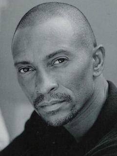 William Lamar interpreta Thug