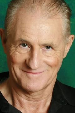Julian Chagrin interpreta Mime
