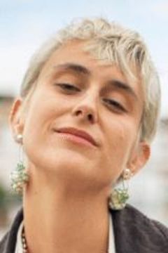 María Lázaro interpreta Julia