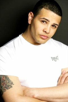 Mike Figueroa interpreta Tattooed Man