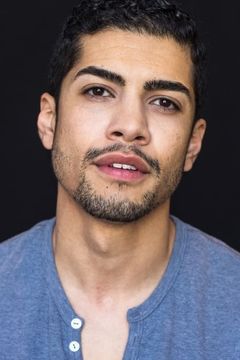 Rick Gonzalez interpreta Rene Ramirez / Wild Dog