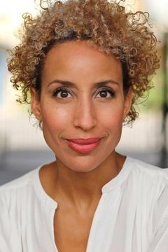 Irina Aggrey interpreta Female Dancer