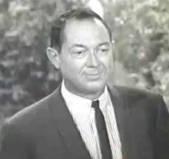 George Hoagland interpreta Country Club Member (uncredited)