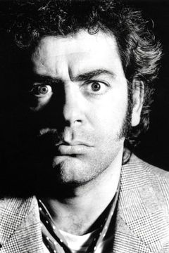 Pierfrancesco Loche interpreta Ispettore Sanna