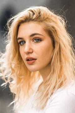 Sophie Nélisse interpreta Mia