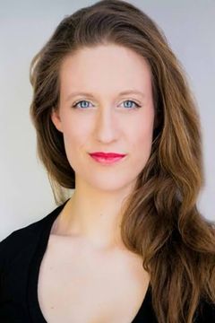 Emily Nixon interpreta Woman in Red Coat