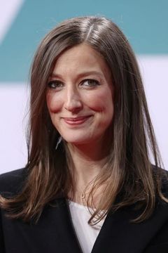 Alexandra Maria Lara interpreta Petra Schelm