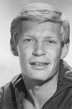 Christopher Cary interpreta Short Man (uncredited)