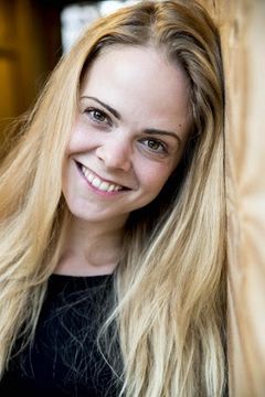 Jennifer Siemann interpreta Lucy Ehrlinger