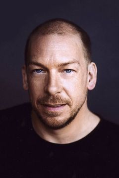 Bill Camp interpreta Curlie