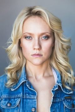 Danielle Burgess interpreta Jaye