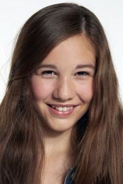 Megan Sanderson interpreta Child in fairground