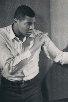 Coley Wallace interpreta Joe Louis - Cerdan Fight