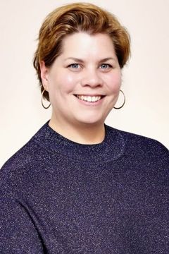 Katy Brand interpreta Miss Turvey