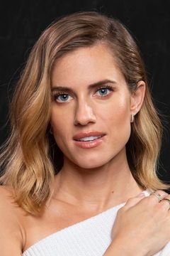 Allison Williams interpreta Sara