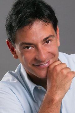 Paolo Fox interpreta se stesso