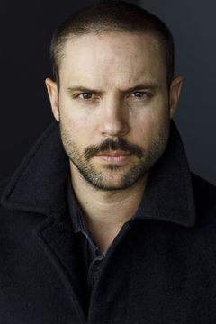 Michael Aaron Milligan interpreta Pal