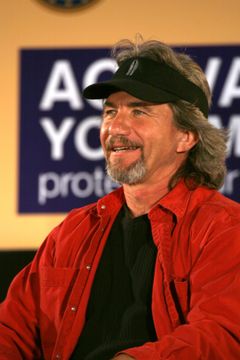 Kurt D. Lott interpreta DEA Agent - Public Storage