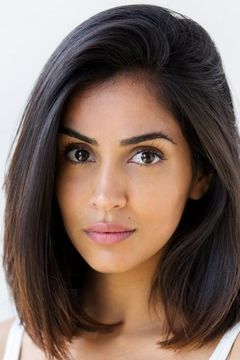 Parveen Kaur interpreta Saanvi Bahr