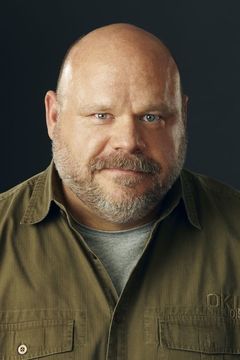 Kevin Chamberlin interpreta Bertram Winkle