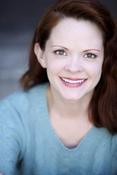 Amy Dudgeon interpreta Assistant D.A.